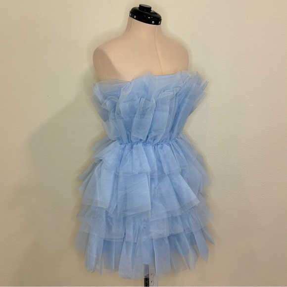SOLD Francesca’s Suzie tulle tiered dress, light blue - Picture 2 of 16